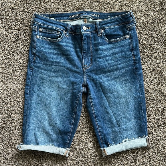 American Eagle 13” skinny Bermuda shorts size 8 NWOT - Picture 1 of 4